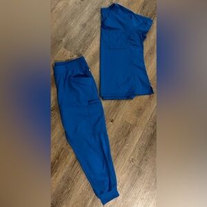 Women’s Urbane Impulse scrubs set in royal blue